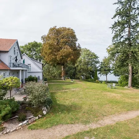 Herrenhaus Juergenshof * Alt Schwerin